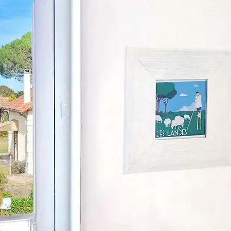 Holiday home Charmante Maison Dans Les Landes X 10 Avec Piscine Et Salle D Escalade